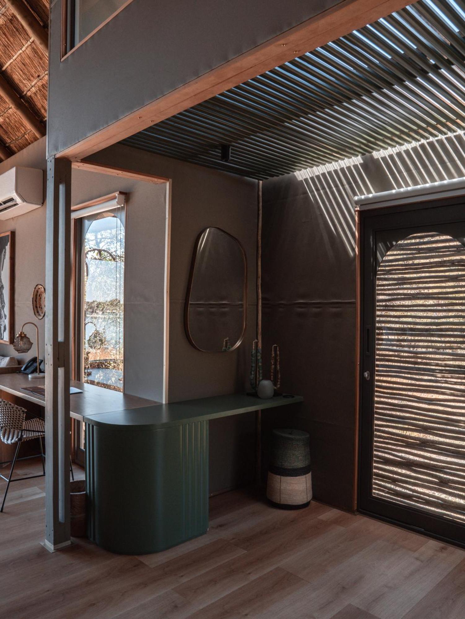 Victoria Falls River Lodge ภายนอก รูปภาพ